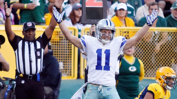 cole-beasley-cowboys-offense-dak-prescott.jpg